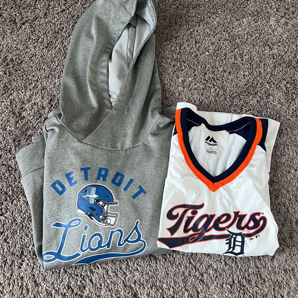 Majestic Kids Detroit Lions Gray Hoodie & Detroit Tigers White Tee